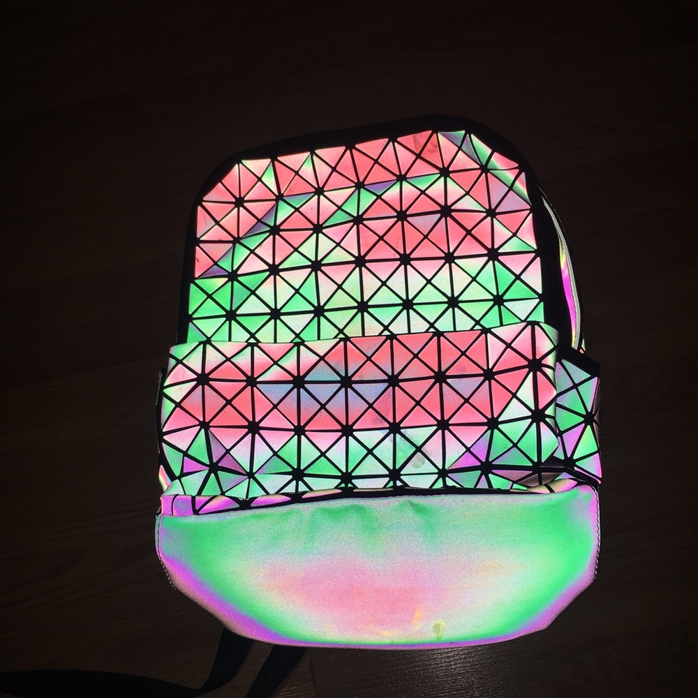 Flash Sensitive Backpack - Picture 3 of 5